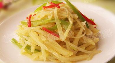 炒土豆丝 炒土豆丝清爽又增香提鲜的小妙招——尖椒土豆丝!