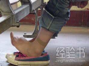 为什么穿拖鞋会脚臭 为什么穿板鞋会脚臭