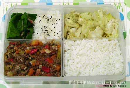 爱心盒饭 爱心盒饭4：蔬菜肉酱饭＋手撕莲白＋菠菜