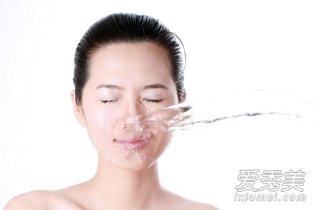 白醋祛斑褪斑 白醋和盐的正确洗脸方式，祛斑褪斑，减轻皱纹！ 一点资讯