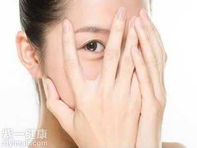 右上眼皮跳是怎么回事 右眼皮跳是怎么回事 从眼皮跳看人体健康