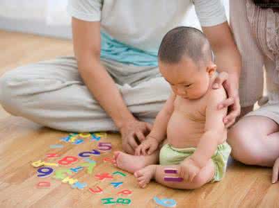 每月陪做12件事 养出聪明宝宝