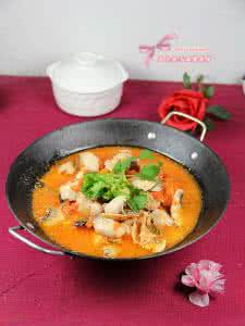 番茄鱼火锅的做法 汤鲜味美的——番茄鱼火锅