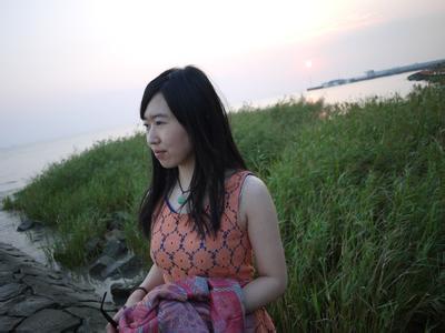 艾滋病唾液传染吗 艾滋病怎么才会传染 剪完头发 ，烫染一下才会更美丽 ~