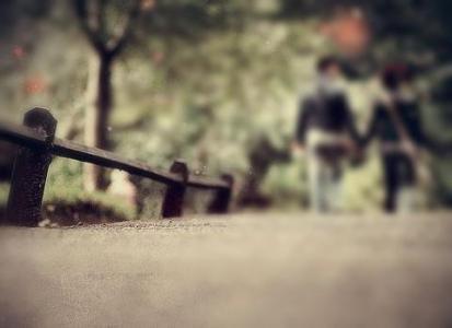 自以为是 毒舌奶奶cc：不要自以为是的以为被宠坏是一辈子的幸福 