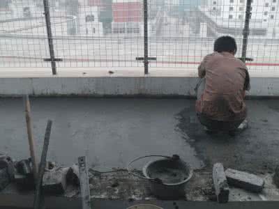 阳台找平 阳台找平,地漏被水泥堵住了?装修师傅的办法堪称一绝!畅通
