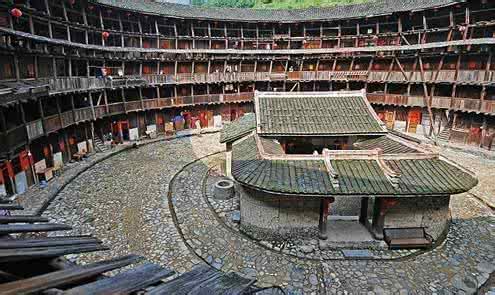 福建土楼 福建土楼，围起来的生生世世