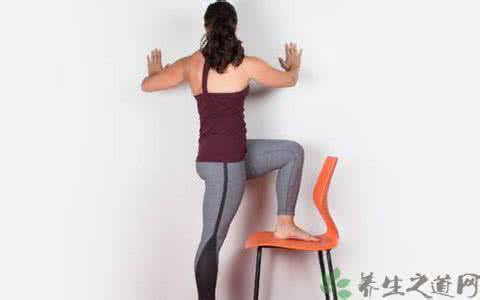 初学者身体僵硬练瑜伽 初学者身体僵硬练瑜伽 瑜伽动作之间如何衔接 才能优雅不僵硬