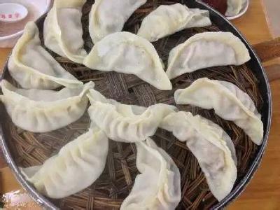 梅花雪梨花月伴奏 图解：水晶鸭子 +仿真苹果包 +仿真梨包+水晶梅花蒸饺+………