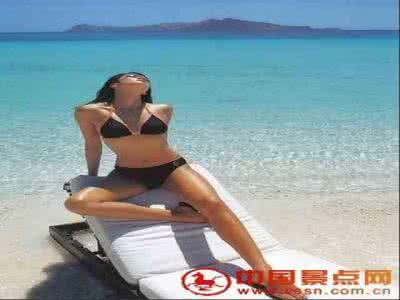 裸装美女吸引男人 美女看过来,女人10个特点最吸引男人