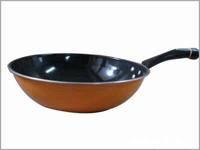 炒锅不锈钢还是铁锅好 毒铁锅 炒锅什么材质好