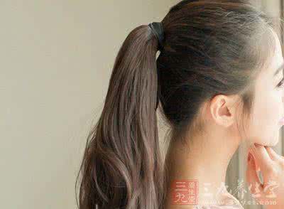女人掉头发 90%的女人掉头发 都是因为犯了8个错误