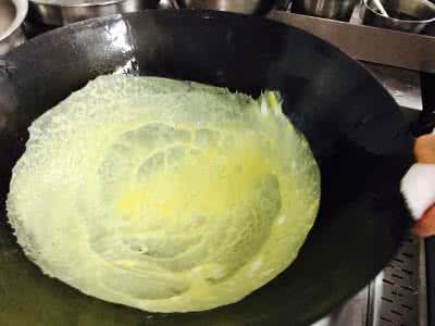 做金黄蛋皮，我教你绝招，又大又薄不是事儿，不服试一试！