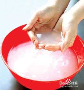 淘米水的妙用 淘米水的妙用 淘米水能洗脸？淘米水的妙用大全