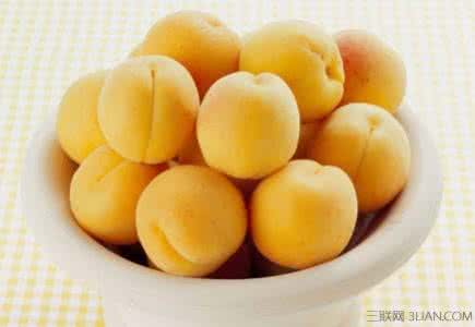 宝宝生长指标 宝宝可以吃杏子吗?