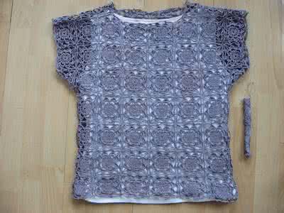 钩针镂空拼花罩衫图解 时尚钩针大开领短袖拼花衫(图解)