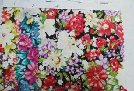 五彩斑斓的世界 五彩斑斓的美衣