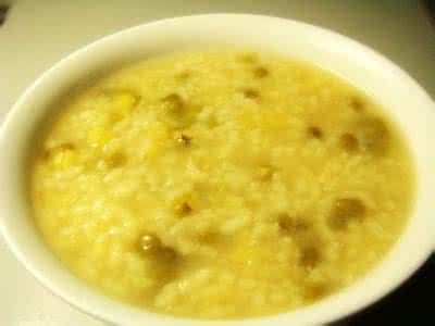 大米绿豆粥的功效 大米绿豆粥 大米绿豆粥的制作方法