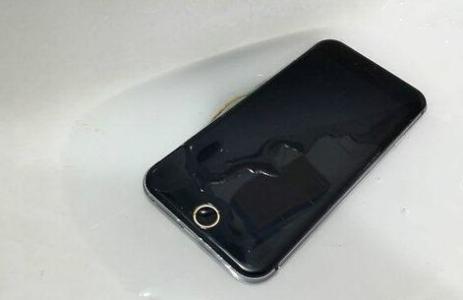 苹果6掉进水里怎么办 iPhone6掉进水里怎么办