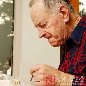 老年人支气管哮喘治疗 哮喘的症状 老年人支气管哮喘的症状