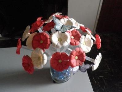 装饰矿泉水瓶 用矿泉水瓶制作逼真的人造装饰花做法教程