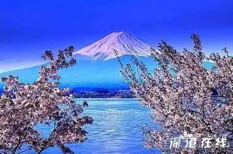 富士山火山喷发 富士山上有雪吗 火山喷发的前兆