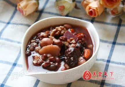 补铁补血的食物 煮粥的干果 干果煮粥 补铁补血又美容