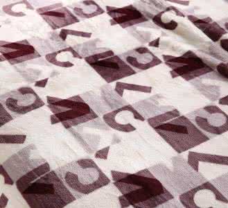 珊瑚绒地毯怎么清洗 清洗地毯地方法 珊瑚绒毯的清洗方法有哪些