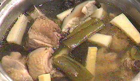 剥皮辣椒鸡汤 剥皮辣椒鸡汤 剥皮辣椒