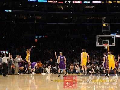 科比教女儿打篮球 科比制胜37秒 打篮球的好处