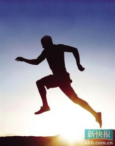 形容周围环境非常安静 你就不能安静地跑步嘛，为什么非要写一本跑步书？