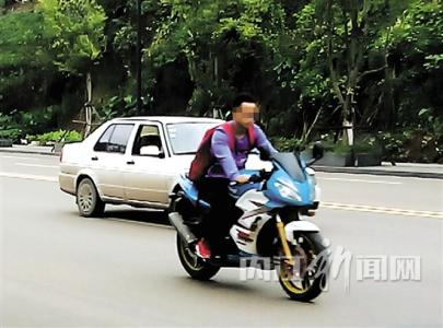 街机竞技场 竞技摩托疯狂上演街头狂飙:重温当年街机经典