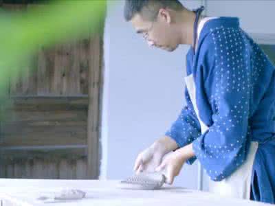 杏树纱奈摔盘子是哪部 有个年轻人，天天在家摔盘子