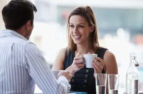 男女双方家长初次见面 男女双方仅需12分钟 就可确定是否继续交往