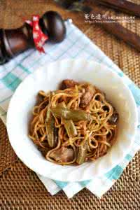 豆角焖面 夏季吃面正当时--豆角焖面（省火省时的焖面做法）