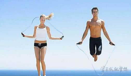 跳绳100下可以排毒吗 跳绳运动有排毒减肥功效及跳绳要注意哪些事项？