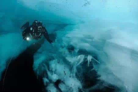 潜是多音字吗 潜