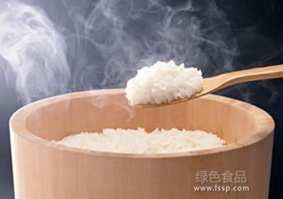 米饭夹生了怎么弄熟 美食大师也会遇到的尴尬：米饭夹生如何处置？