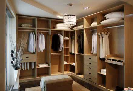 衣帽间设计注意事项 一平米打造衣帽间 储物间设计注意事项 教你打造时尚储物间及衣帽间