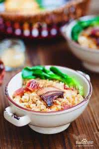 广式腊肉煲仔饭 香气四溢的腊肉煲仔饭