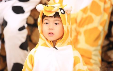 爸爸去哪儿安吉小鱼儿 爸爸去哪儿安吉好聪明 爸爸去哪儿了，原来爸爸在带孩子，带孩子久越聪明