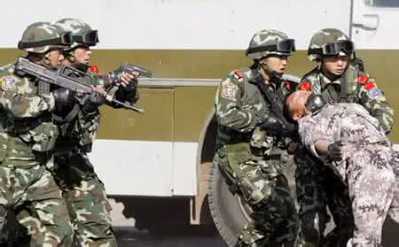 作战服 揭秘中国军队最早的作战服是什么样的？