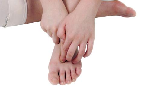 脚底按摩减肥法 敲敲脚底减肥法