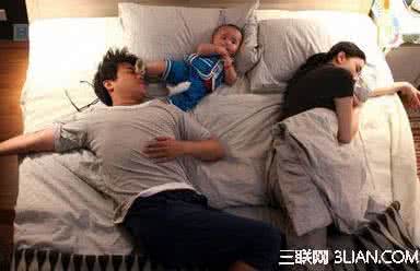 新生儿成长爸妈寄语 爸妈抱新生儿的原则及注意事项