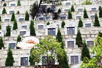 坟茔和坟墓的区别 梦见坟 梦见墓穴 墓基 坟墓