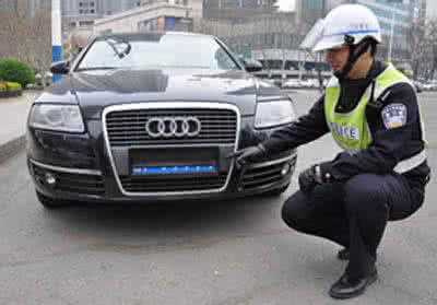 车牌颜色代表什么 转载 不同车牌颜色分别代表什么意思？为何黑色车牌交警都不敢查？（组图）