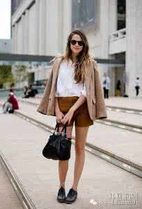 驼色配什么颜色好看 你造吗什么意思 驼色是最有钱的颜色你造吗？穿上你就是白富美！