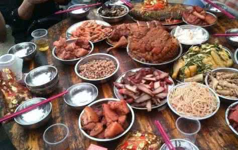 感冒药头孢一起吃死人 感冒药头孢一起吃死人 酒与感冒药一起吃吗?