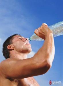 出汗异常 汗是人体“晴雨表”异常出汗与疾病相关