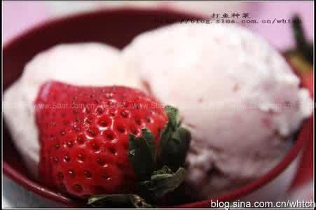 草莓冰淇淋的做法视频 草莓冰淇淋怎么做视频 草莓冰淇淋怎么做